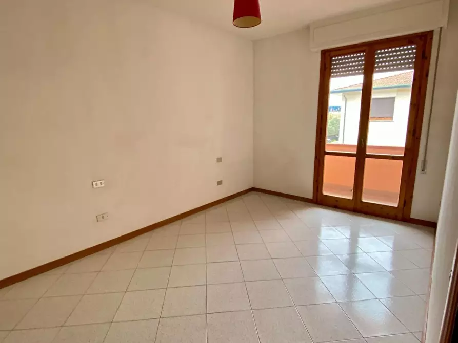 Immagine 17 di Villetta a schiera in vendita  a Viareggio