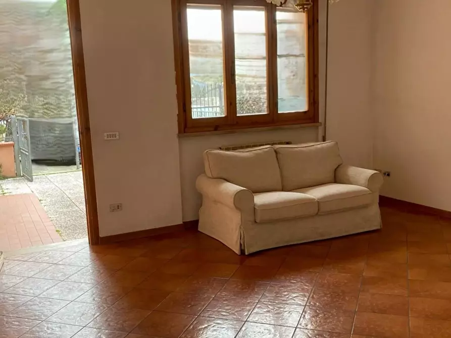 Immagine 2 di Villetta a schiera in vendita  a Viareggio