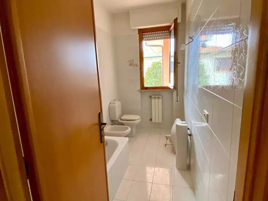 Immagine 12 di Villetta a schiera in vendita  a Viareggio