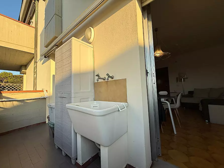 Immagine 9 di Appartamento in vendita  a Viareggio