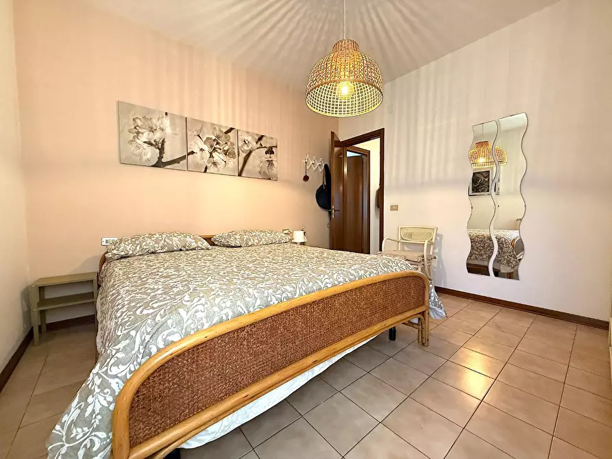 Immagine 14 di Appartamento in vendita  a Viareggio