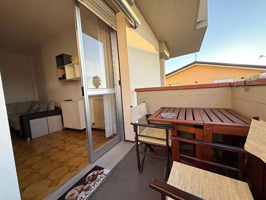 Immagine 8 di Appartamento in vendita  a Viareggio