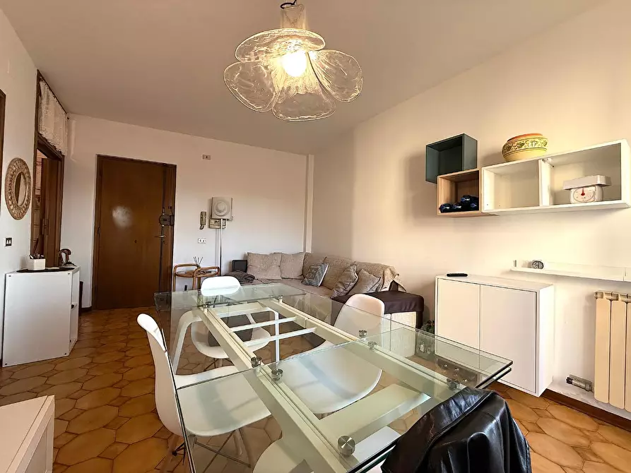 Immagine 4 di Appartamento in vendita  a Viareggio