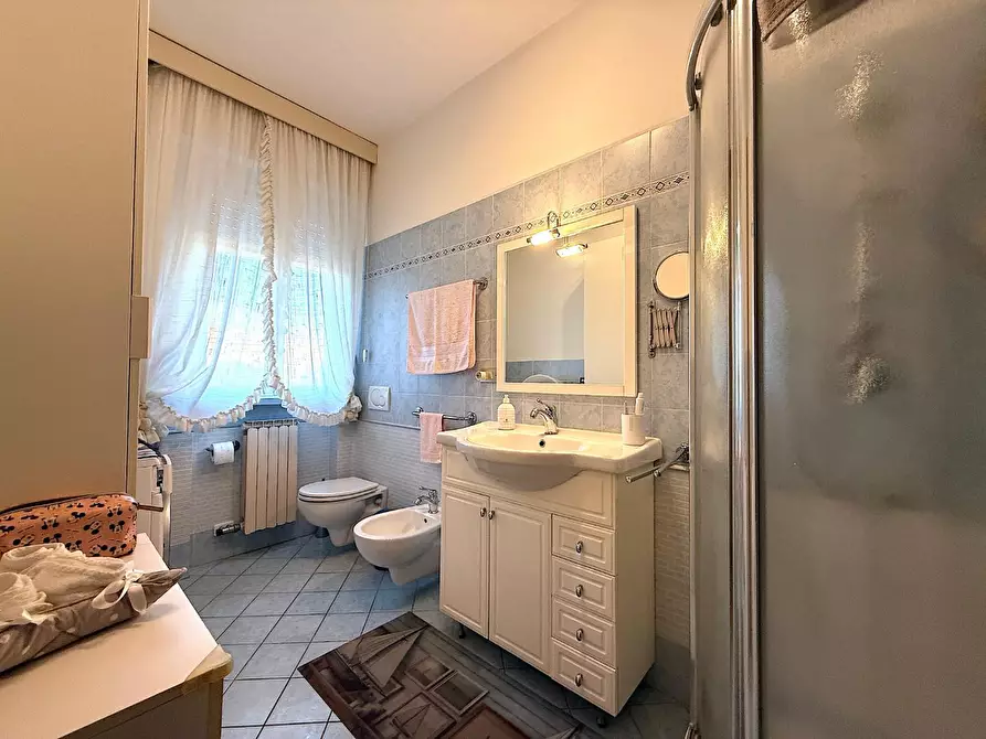 Immagine 17 di Appartamento in vendita  a Viareggio