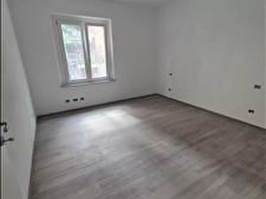 Immagine 7 di Appartamento in vendita  a Siena