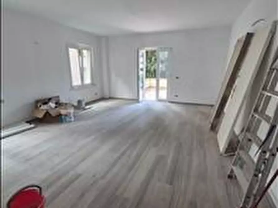 Immagine 4 di Appartamento in vendita  a Siena