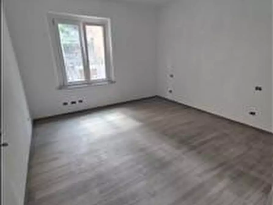 Immagine 8 di Appartamento in vendita  a Siena