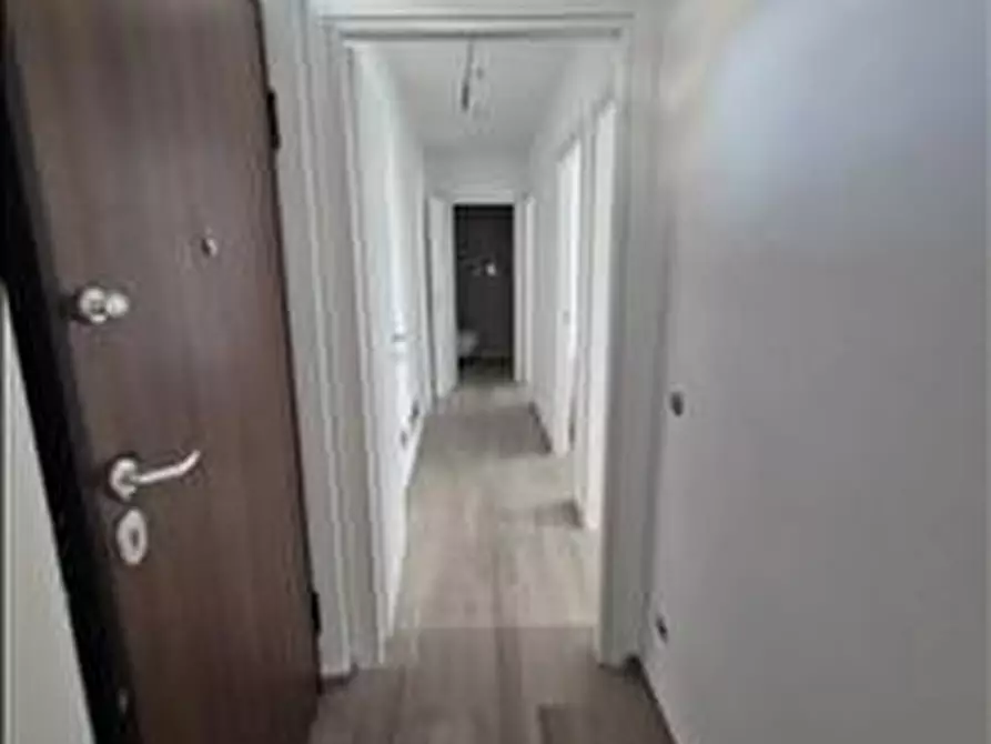 Immagine 1 di Appartamento in vendita  a Siena