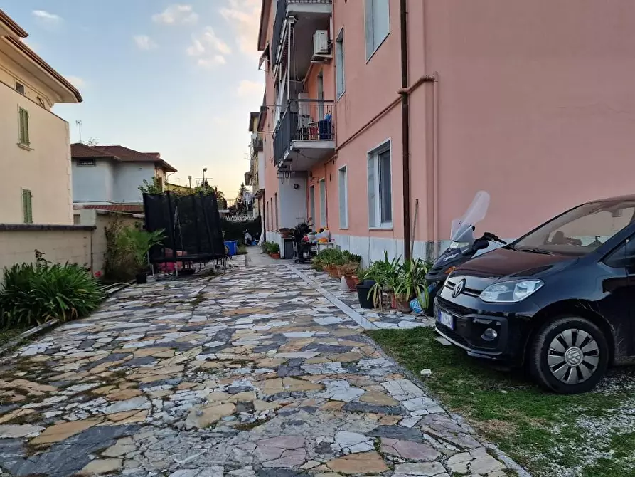 Immagine 16 di Appartamento in vendita  a Carrara