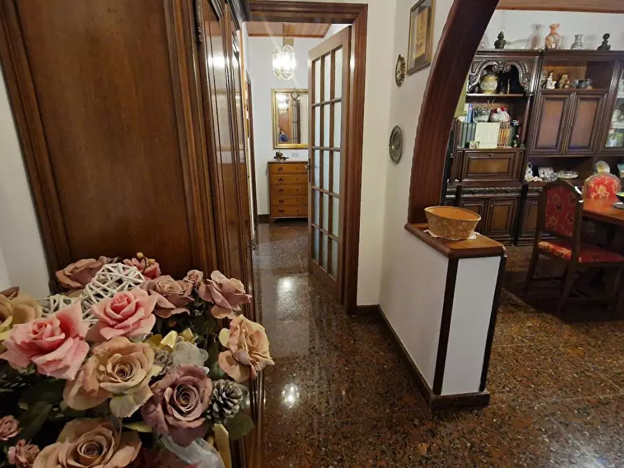 Immagine 1 di Appartamento in vendita  a Carrara