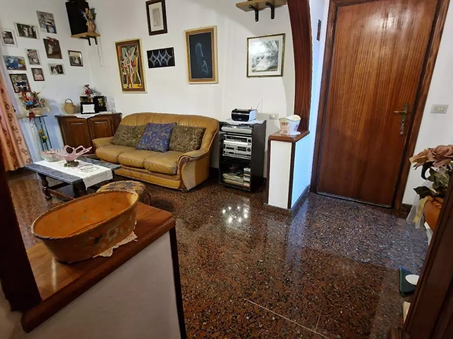 Immagine 3 di Appartamento in vendita  a Carrara