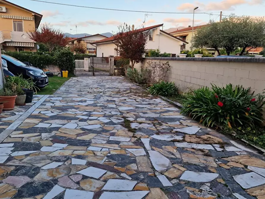 Immagine 18 di Appartamento in vendita  a Carrara