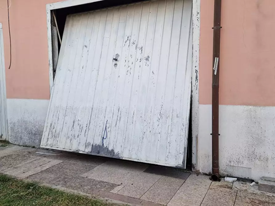 Immagine 15 di Appartamento in vendita  a Carrara