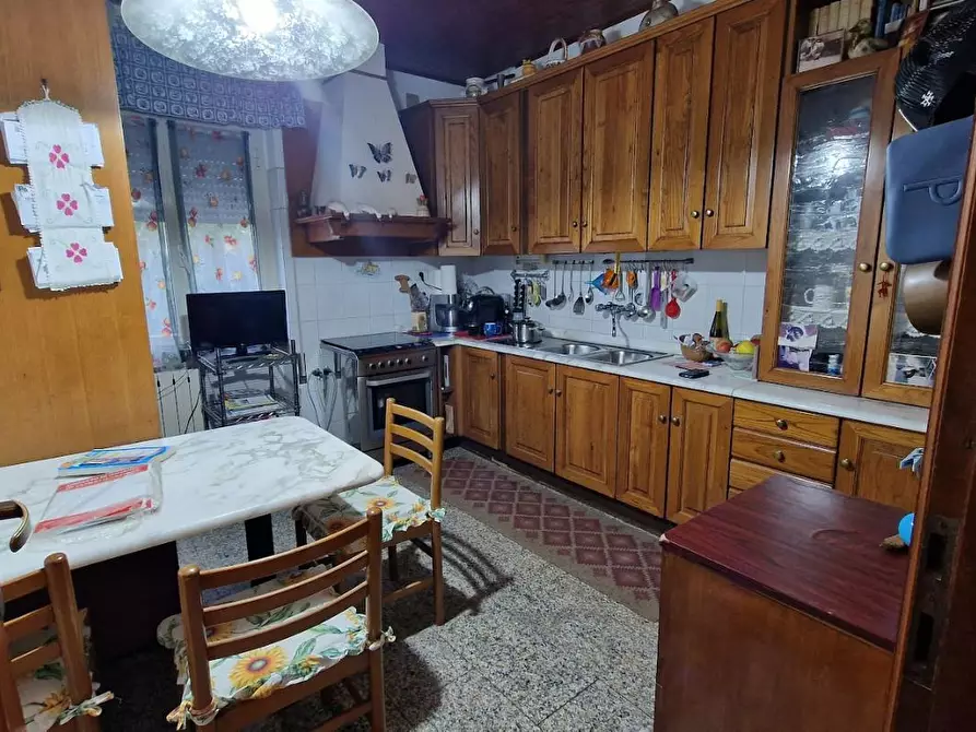 Immagine 6 di Appartamento in vendita  a Carrara