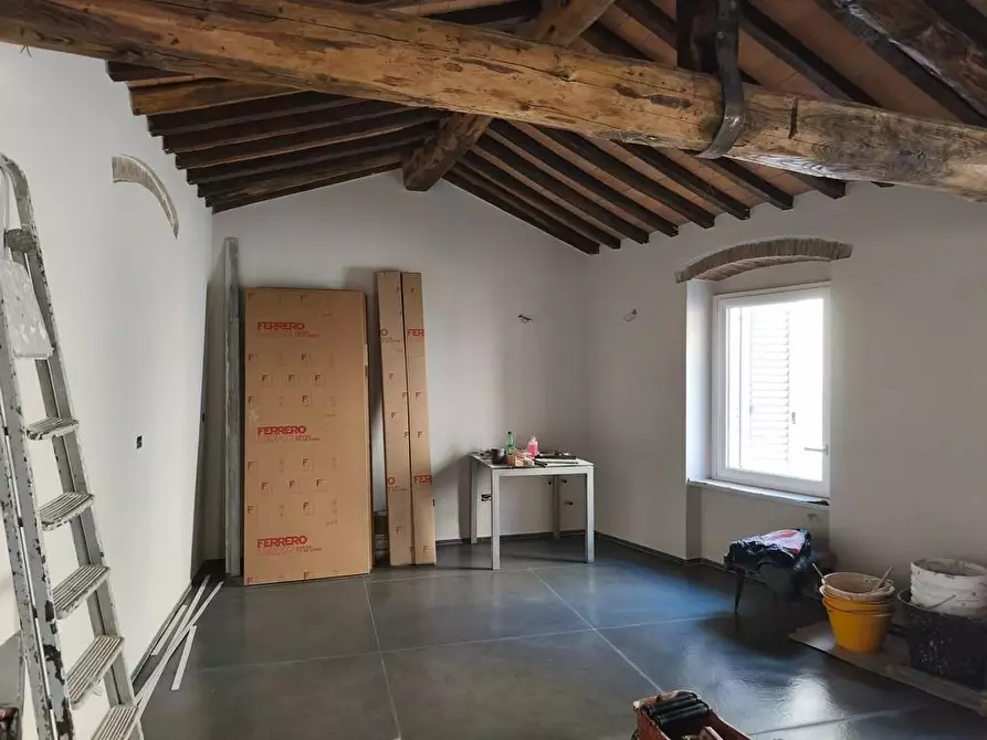 Immagine 2 di Appartamento in vendita  a Carrara