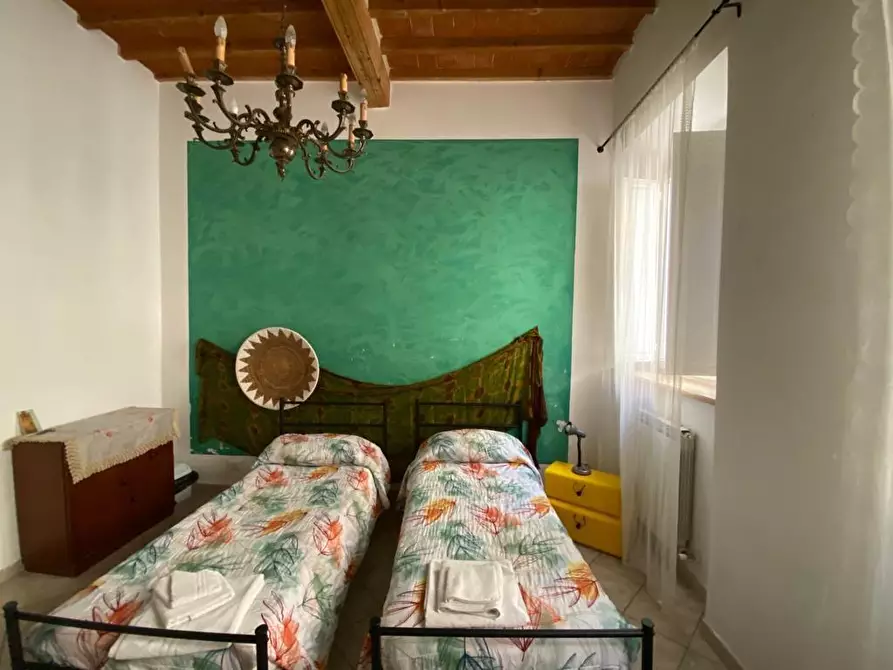 Immagine 5 di Appartamento in vendita  a Livorno