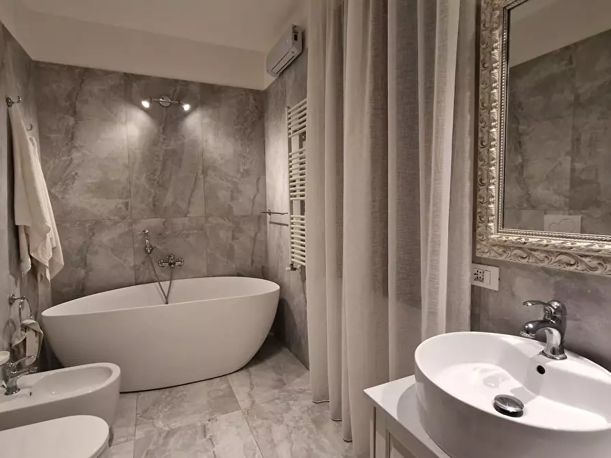 Immagine 25 di Casa semindipendente in vendita  a Collesalvetti