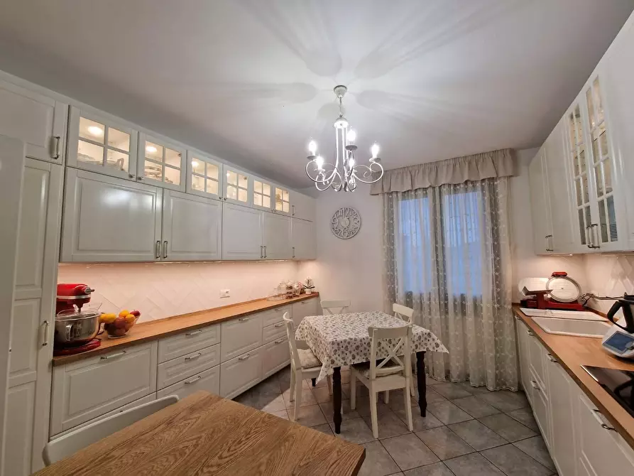 Immagine 11 di Casa semindipendente in vendita  a Collesalvetti