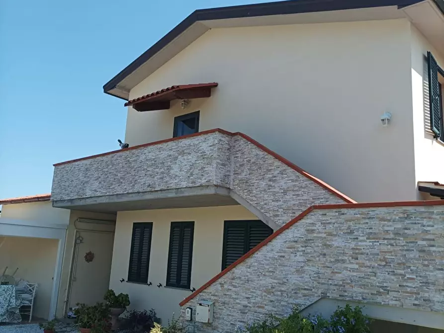 Immagine 1 di Casa semindipendente in vendita  a Collesalvetti