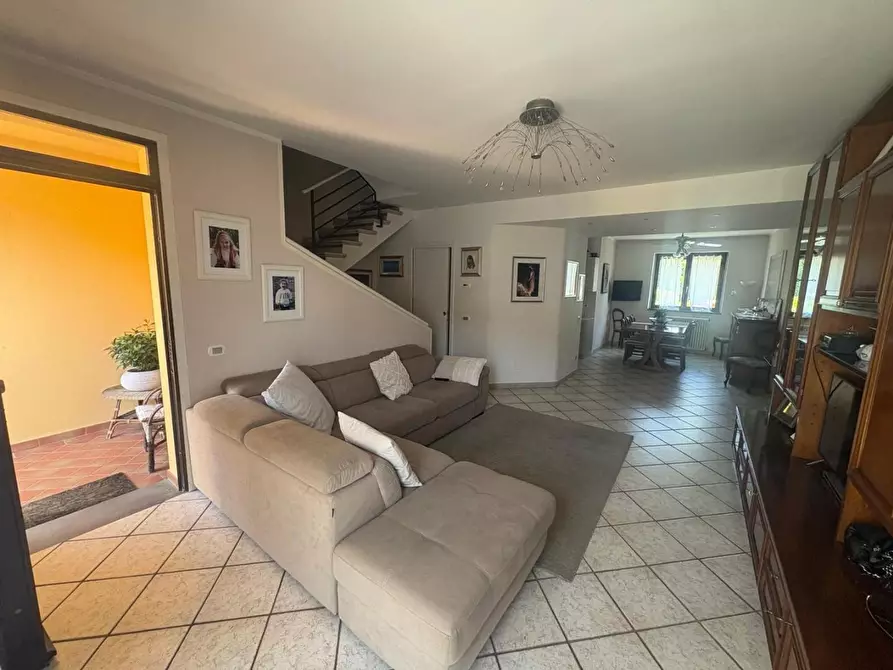 Immagine 59 di Villetta a schiera in vendita  a Campi Bisenzio