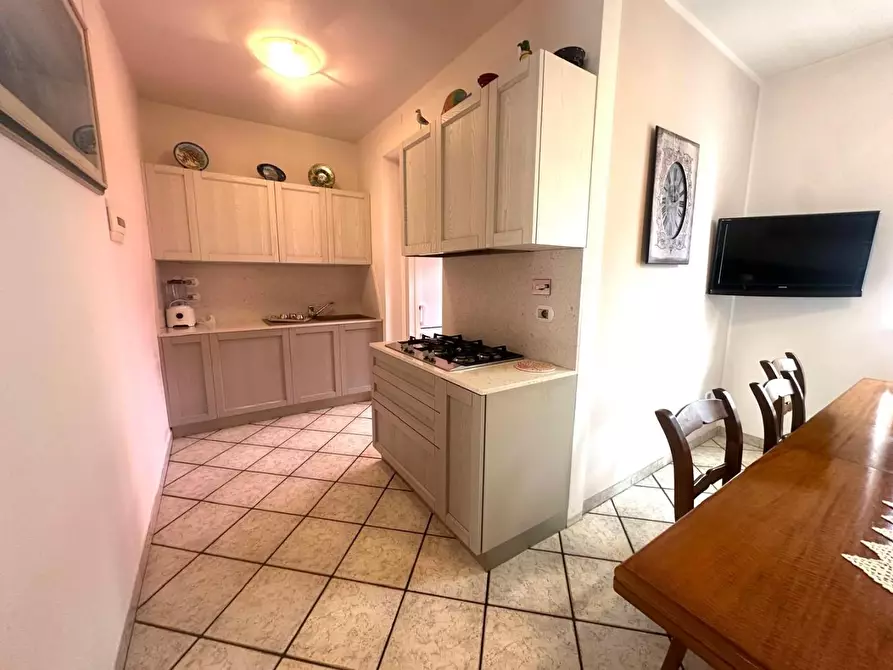 Immagine 29 di Villetta a schiera in vendita  a Campi Bisenzio