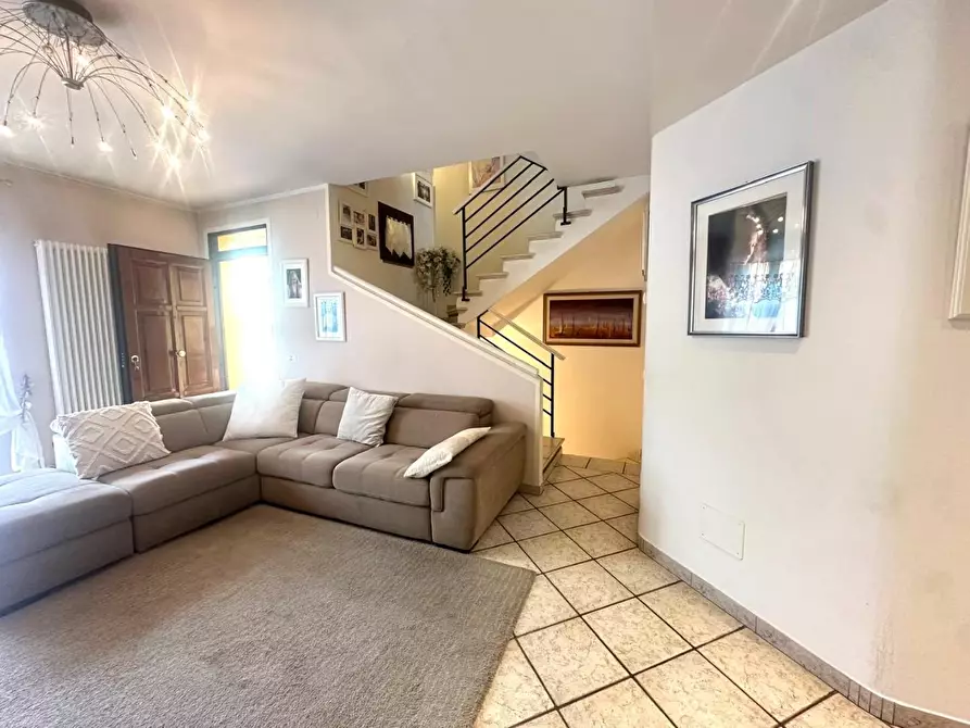 Immagine 37 di Villetta a schiera in vendita  a Campi Bisenzio