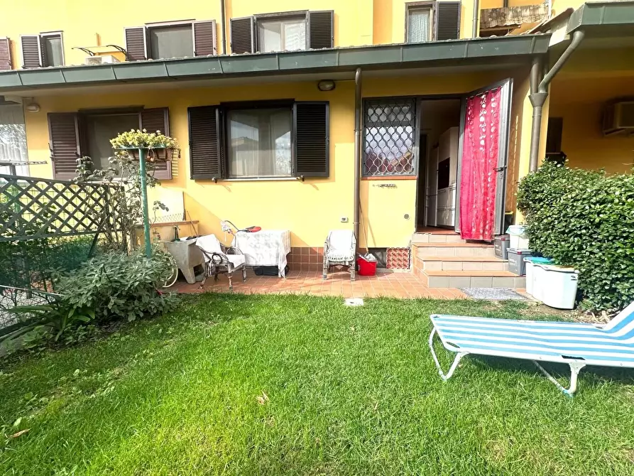 Immagine 28 di Villetta a schiera in vendita  a Campi Bisenzio