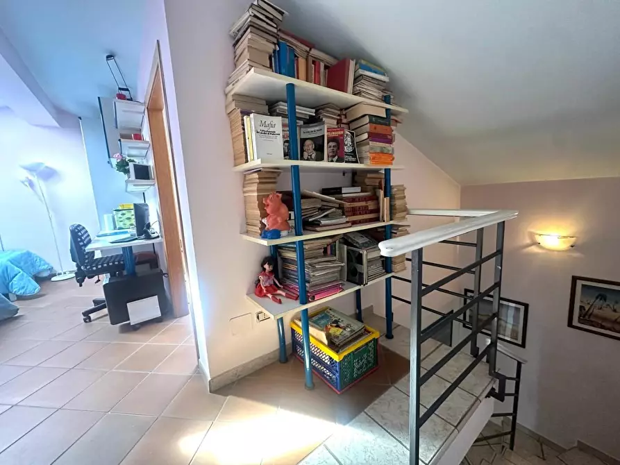 Immagine 51 di Villetta a schiera in vendita  a Campi Bisenzio