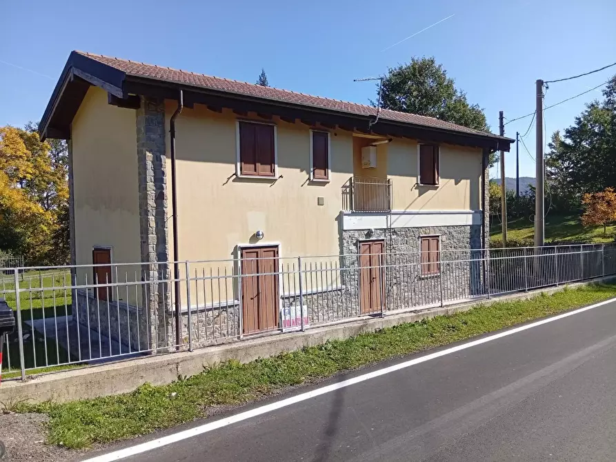 Immagine 1 di Casa indipendente in vendita  a Monchio Delle Corti