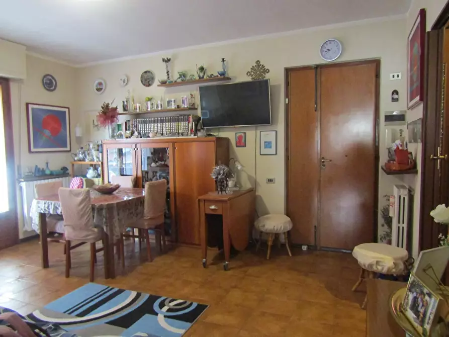 Immagine 8 di Appartamento in vendita  a Massa