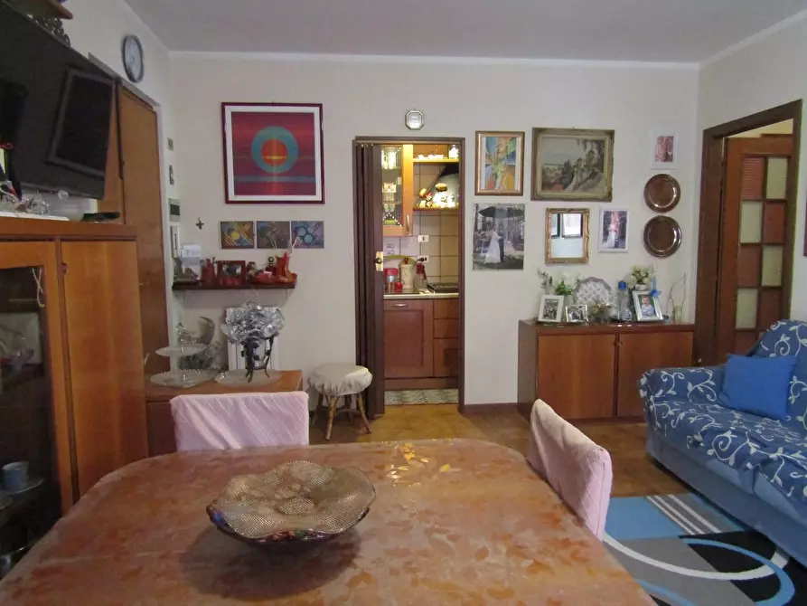 Immagine 2 di Appartamento in vendita  a Massa