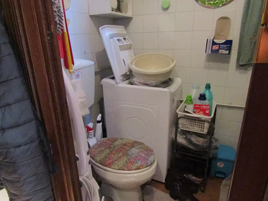 Immagine 5 di Appartamento in vendita  a Massa