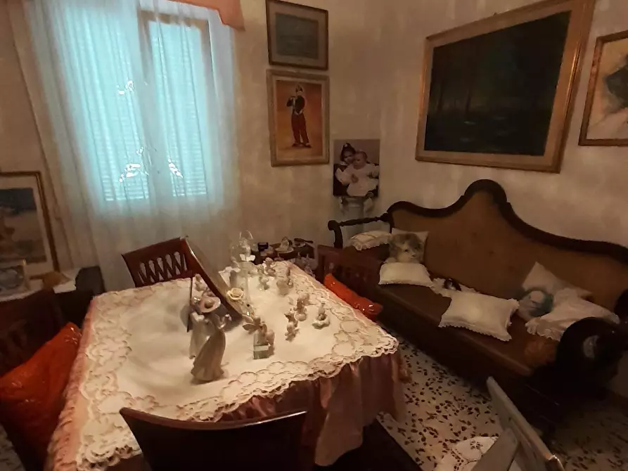 Immagine 10 di Casa semindipendente in vendita  a Ortonovo