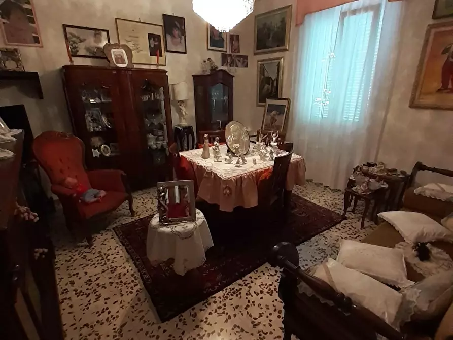 Immagine 9 di Casa semindipendente in vendita  a Ortonovo
