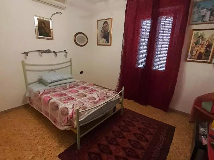 Immagine 7 di Casa semindipendente in vendita  a Ortonovo