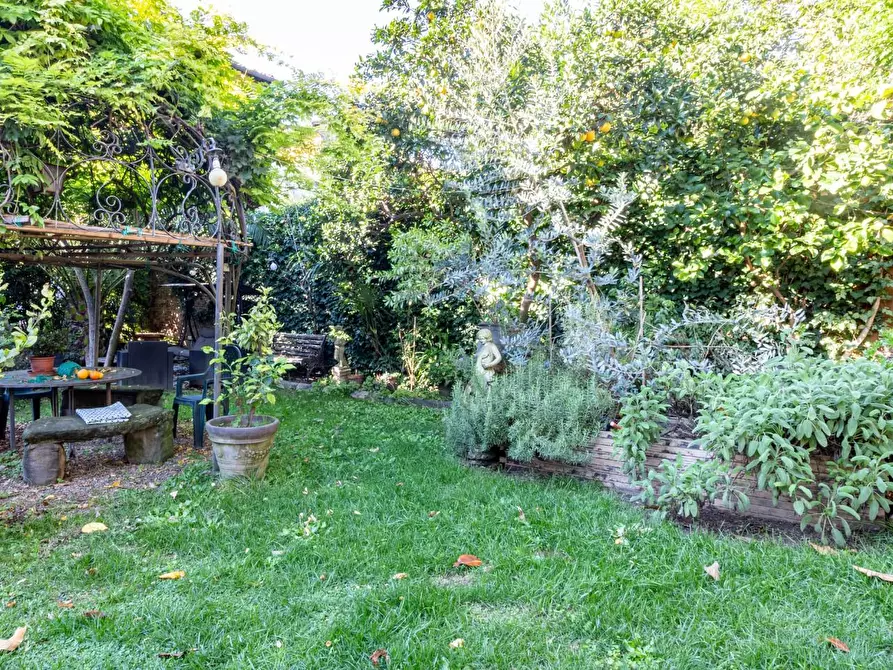 Immagine 30 di Appartamento in vendita  a Pisa