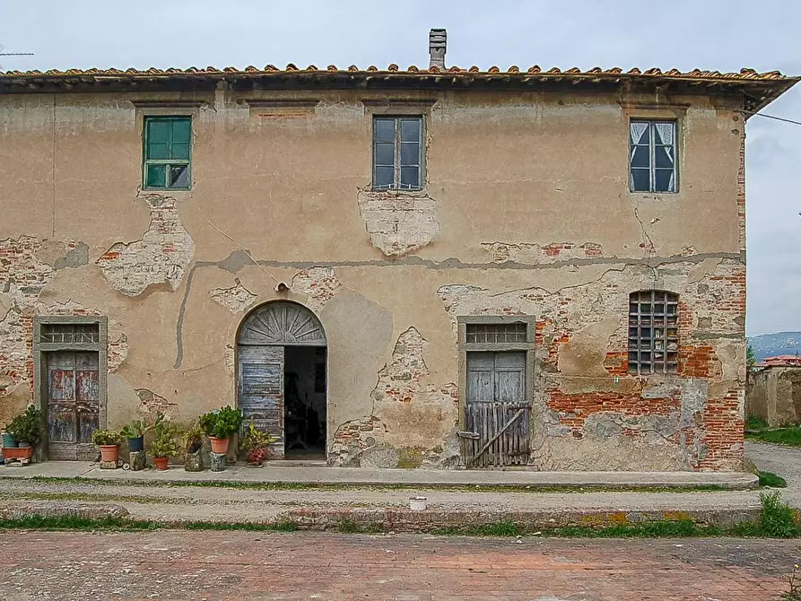 Immagine 10 di Casa colonica in vendita  a Empoli