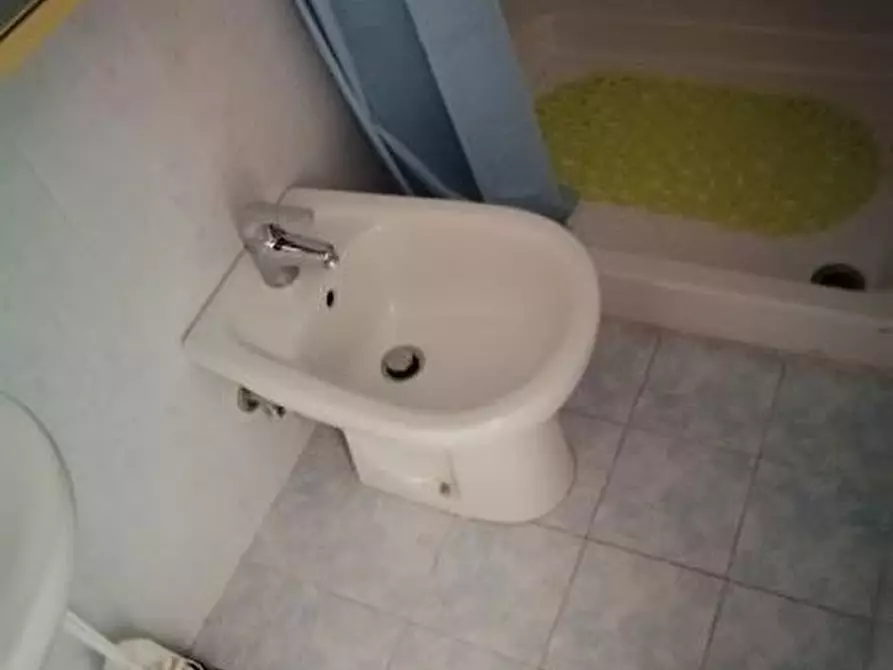 Immagine 7 di Appartamento in affitto  a Carrara