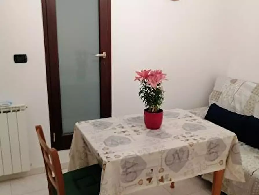 Immagine 1 di Appartamento in affitto  a Carrara