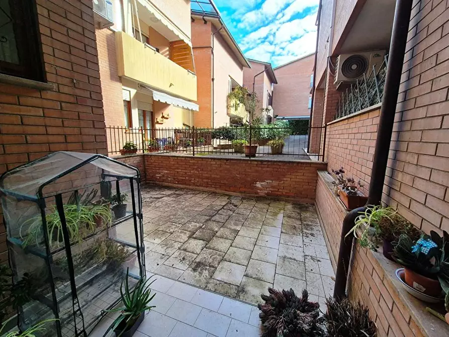 Immagine 9 di Appartamento in vendita  a Siena