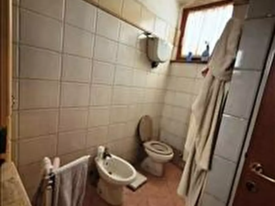 Immagine 18 di Appartamento in vendita  a Siena