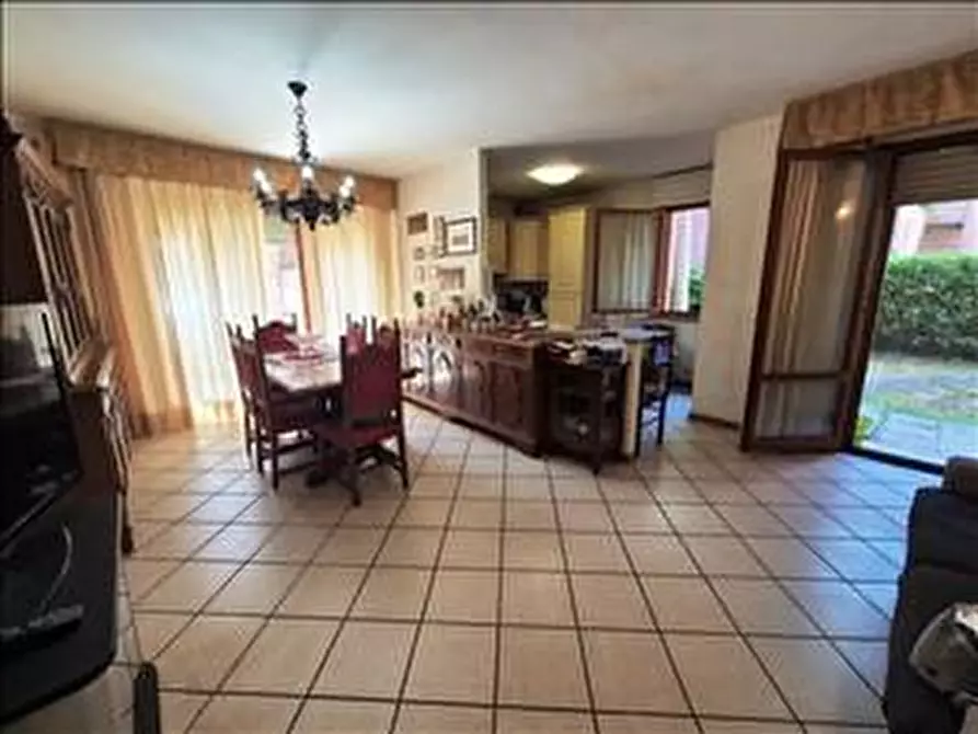 Immagine 1 di Appartamento in vendita  a Siena