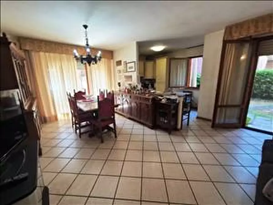 Immagine 9 di Appartamento in vendita  a Siena