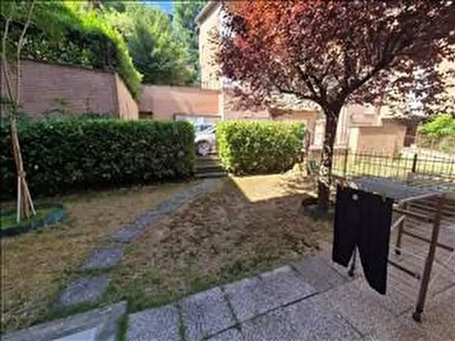 Immagine 13 di Appartamento in vendita  a Siena