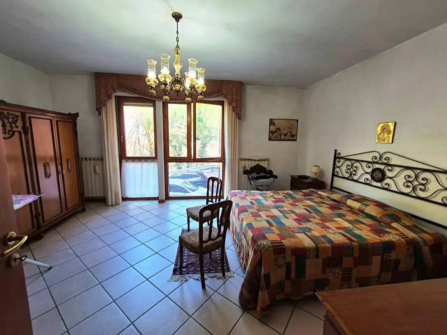 Immagine 14 di Appartamento in vendita  a Siena