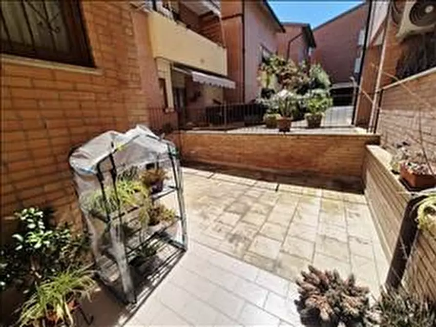 Immagine 14 di Appartamento in vendita  a Siena