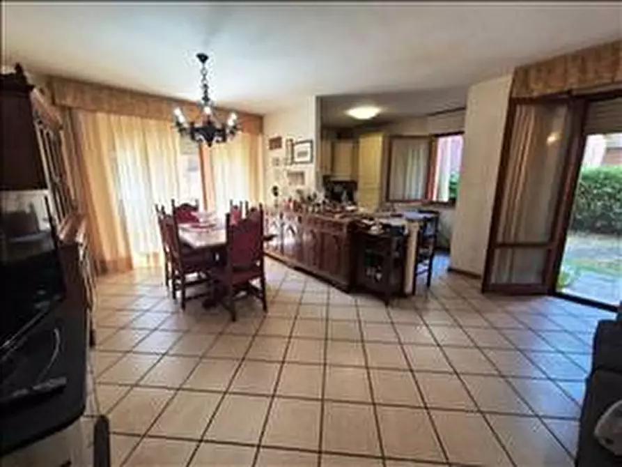 Immagine 10 di Appartamento in vendita  a Siena