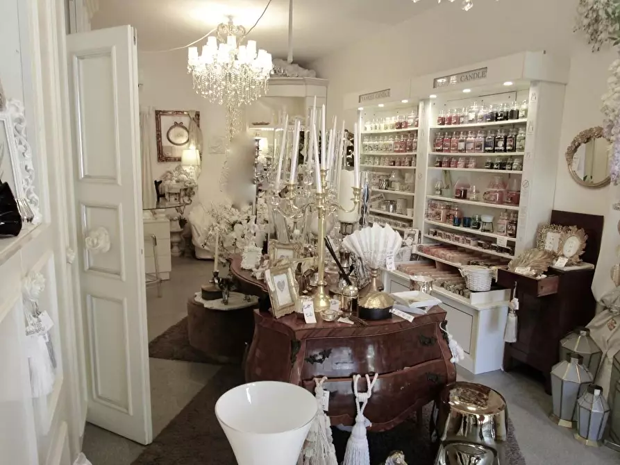 Immagine 3 di Locale commerciale in affitto  a Pisa