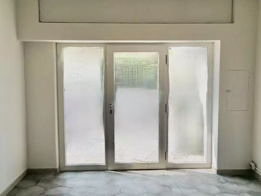 Immagine 2 di Locale commerciale in affitto  a Pisa