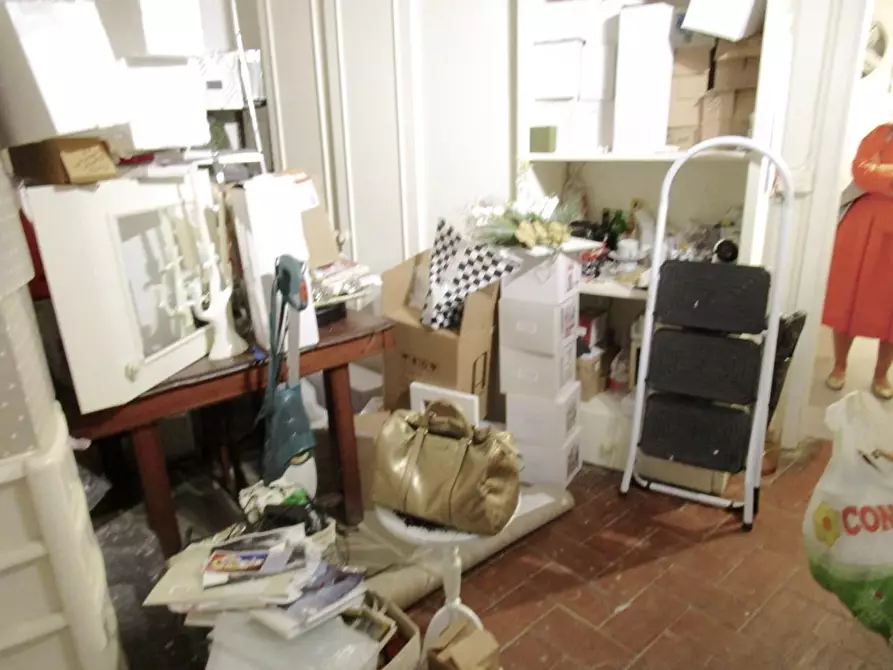 Immagine 10 di Locale commerciale in affitto  a Pisa